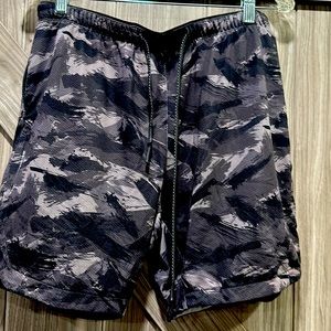 ASRV shorts size medium